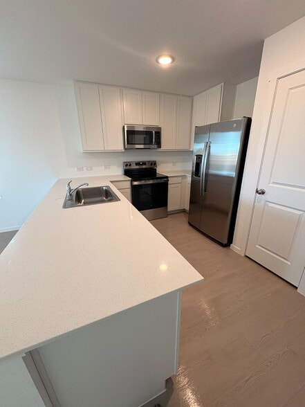 Building Photo - 328 Pacific Waters