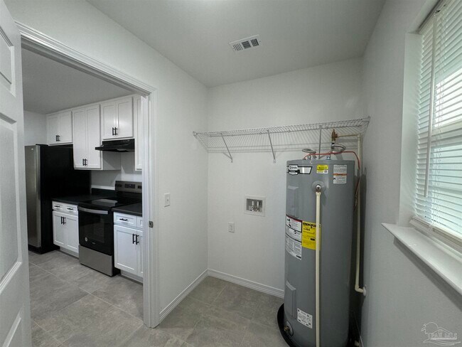 Building Photo - 5396 Spruce St