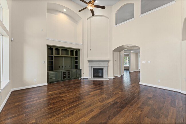 Building Photo - 7 N Beech Springs Cir