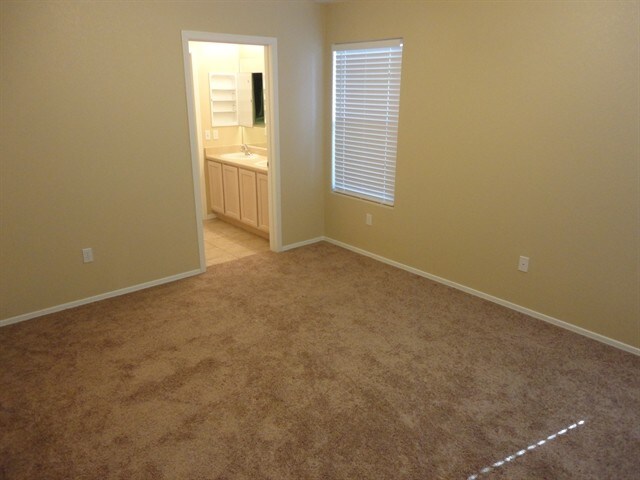 Building Photo - 2435 W Waterway Pl