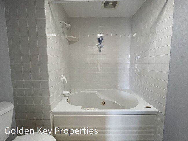 Building Photo - Waterfront Condo on the Buena Vista Lagoon - 5 mins from Carlsbad Village!