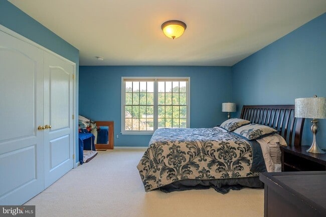 Building Photo - 19 Meadowlark Dr