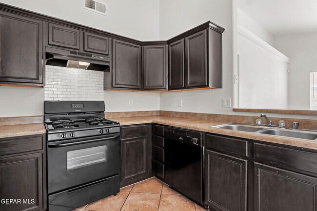 Building Photo - 4800 Kiko A Fierro Dr