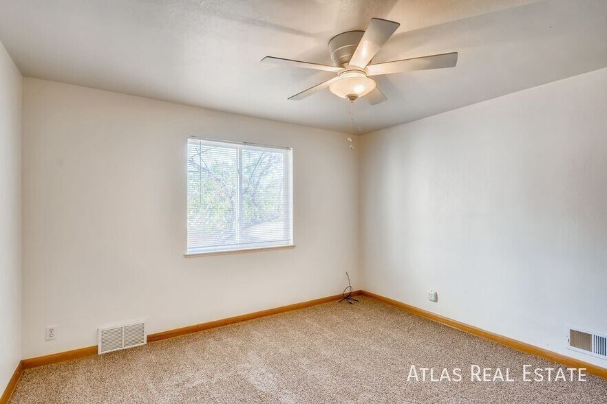 Building Photo - 2714 Grove St