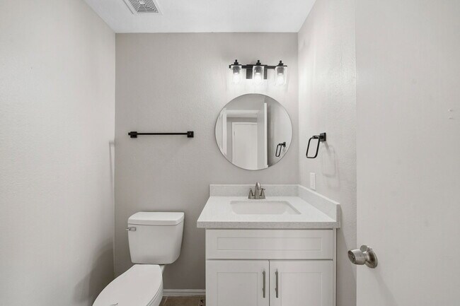 Building Photo - 21619 Knightsbrook Ln