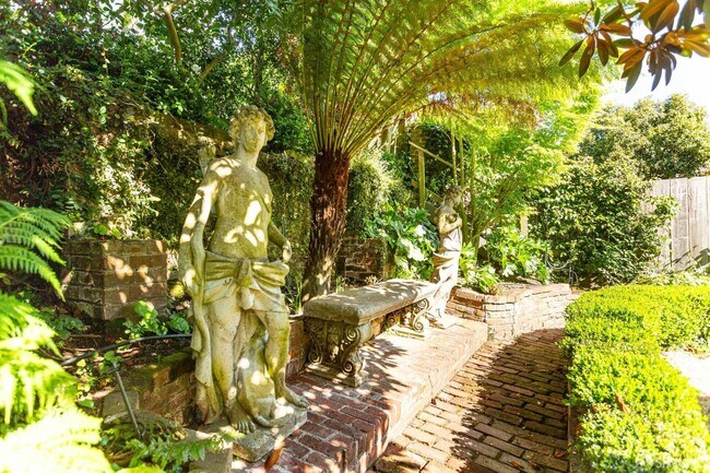 Building Photo - 67 Divisadero St