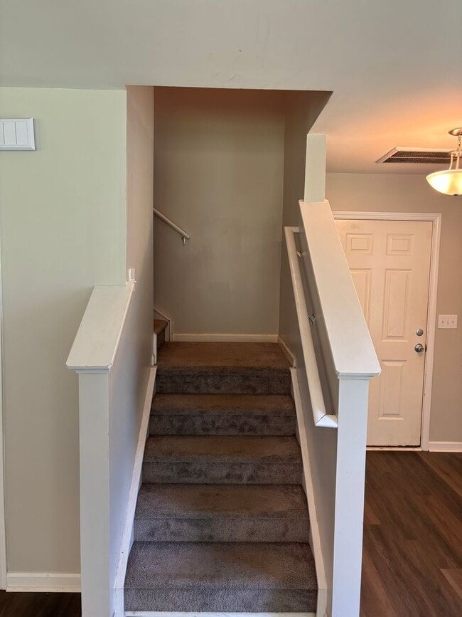 Building Photo - August Rent Free - Elegant, Modern Home in...
