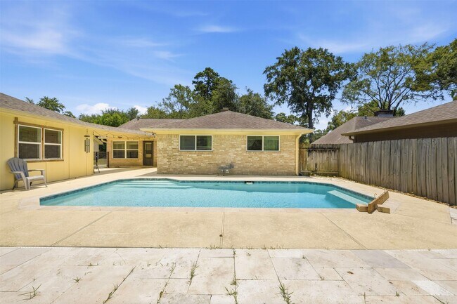 Building Photo - 3807 Glenwood Springs Dr