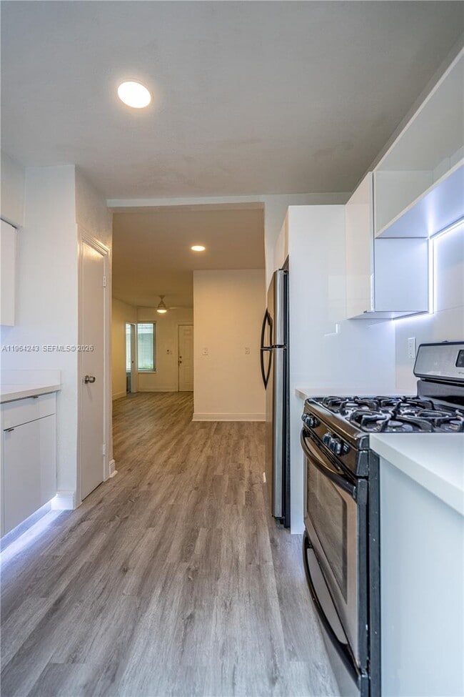 Building Photo - 7325 Carlyle Ave