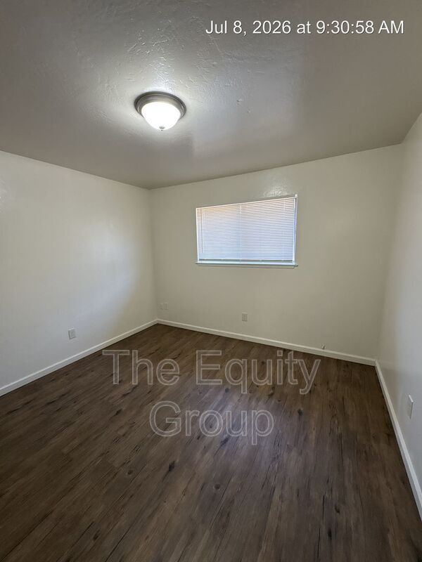 Building Photo - 3501 W Colonial Ave