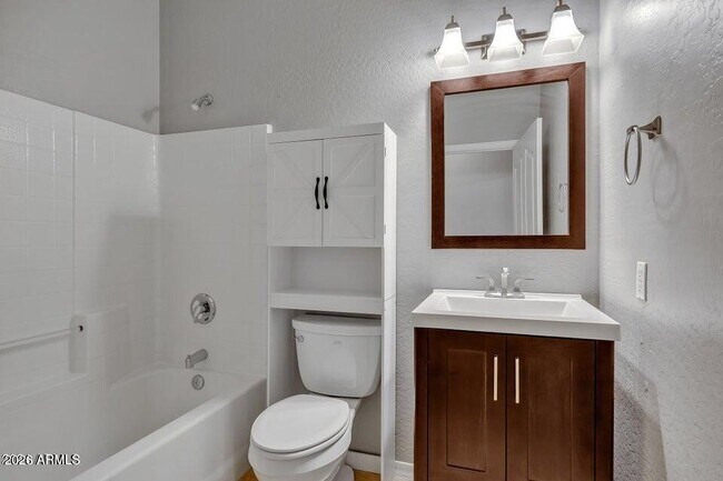 Building Photo - 2717 E Teakwood Pl