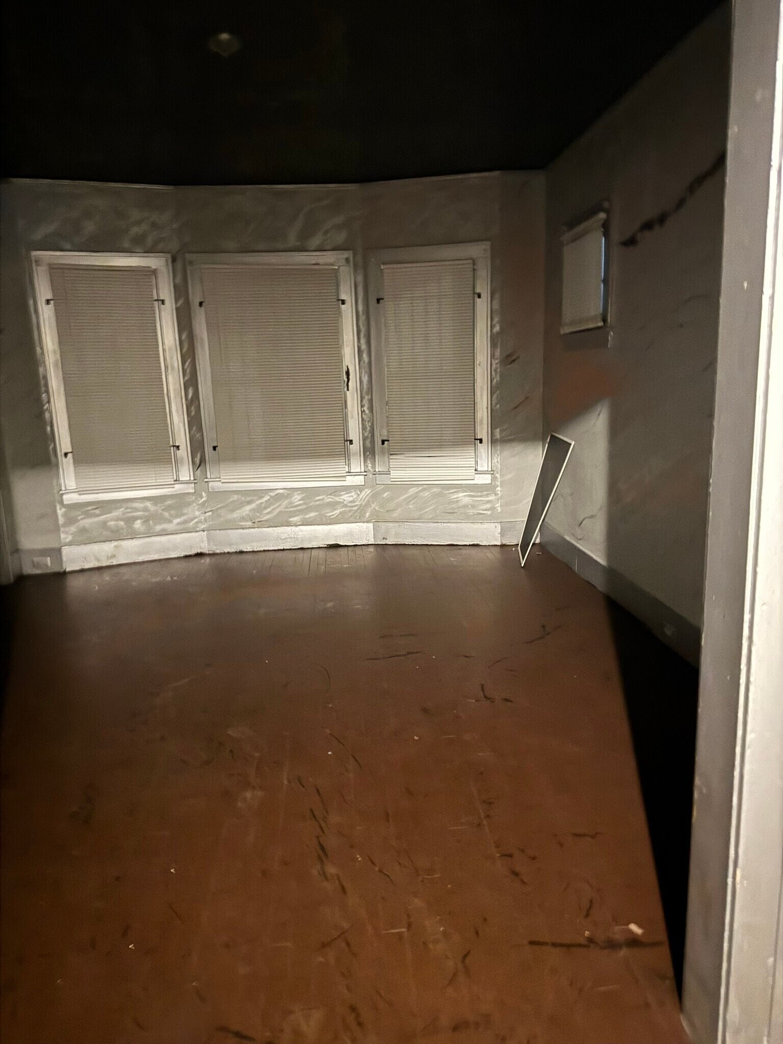 Building Photo - 5036 Dailey Ave