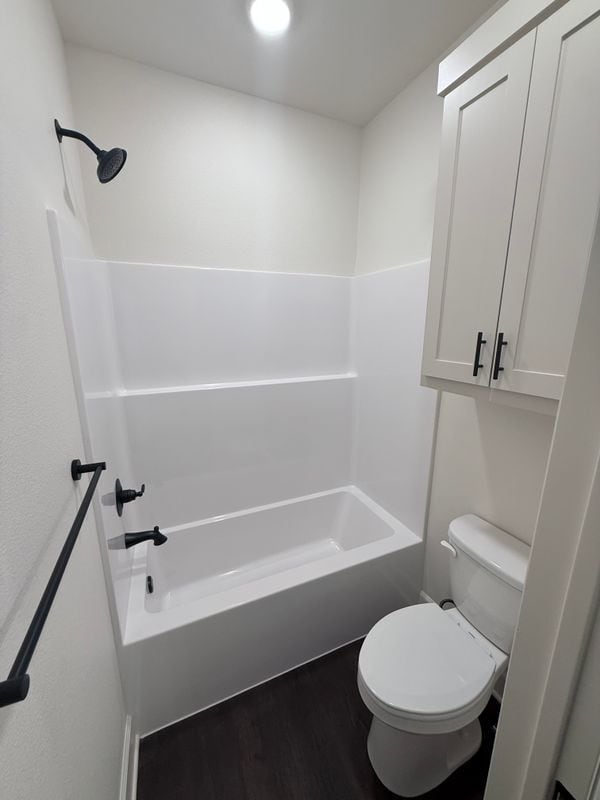 Building Photo - 616 Oak St