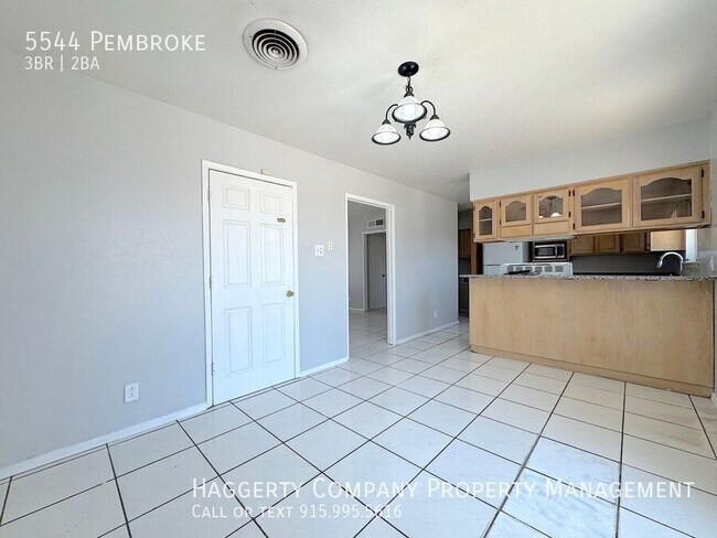 Building Photo - 5544 Pembroke-