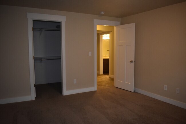Building Photo - 11638 Winford Dr