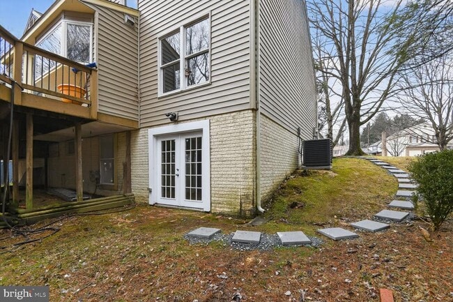 Building Photo - 1900 Middlebridge Dr