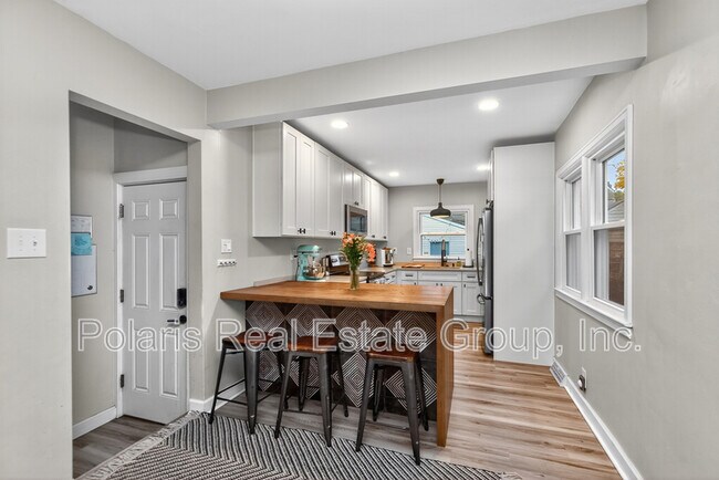 Building Photo - 4905 Norwaldo Ave