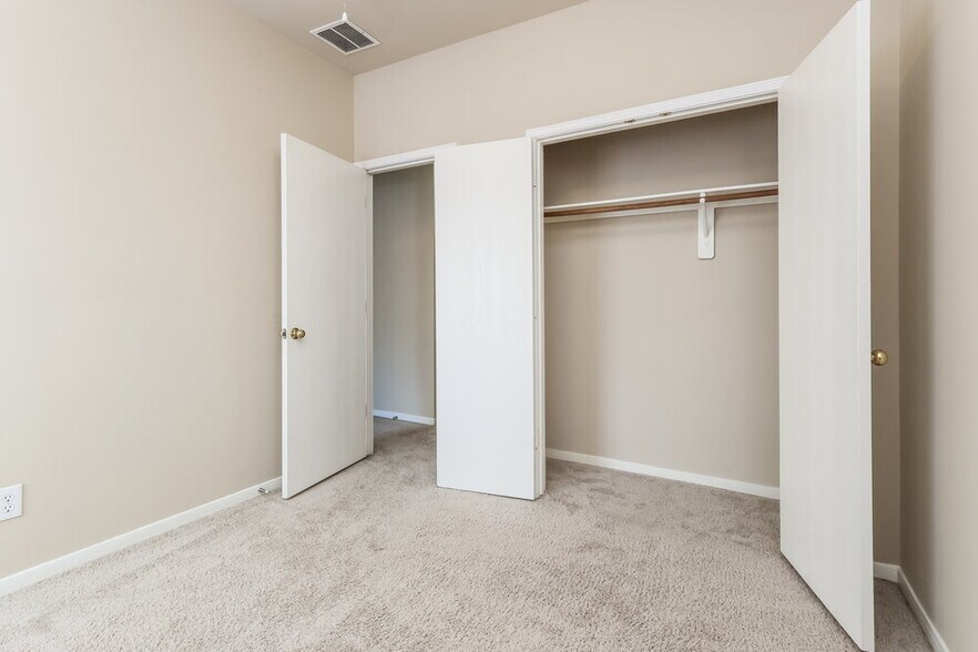 Building Photo - 22035 Willow Downs Dr