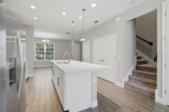Building Photo - 15591 Honeybell Dr