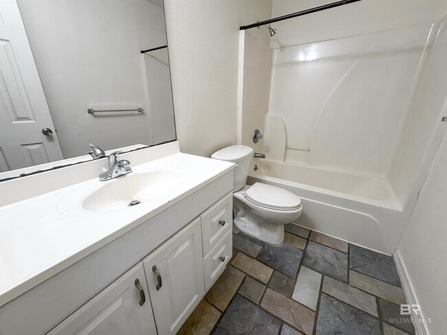 Building Photo - 5652 Dee St