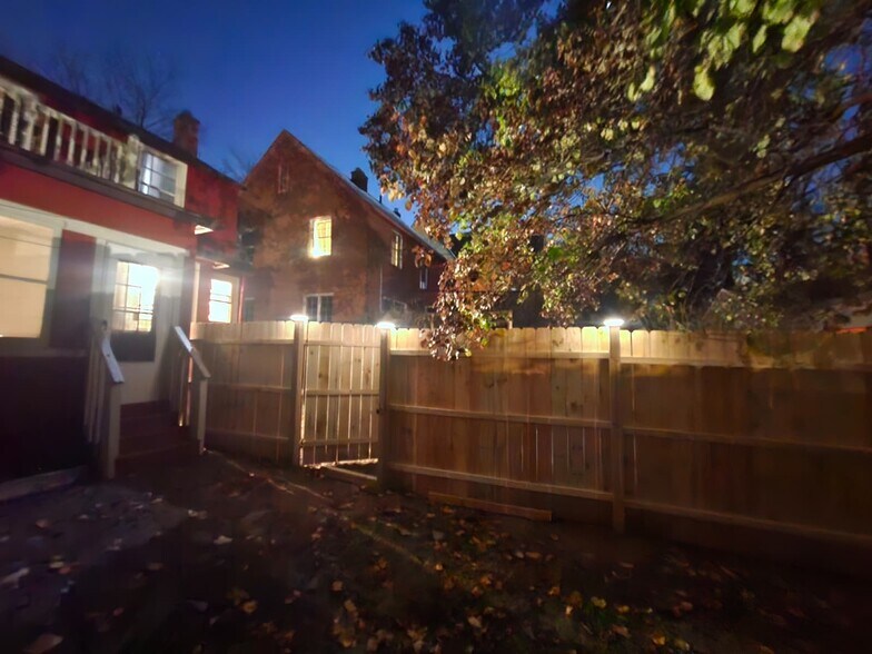 Building Photo - 3520 Ingleside Rd