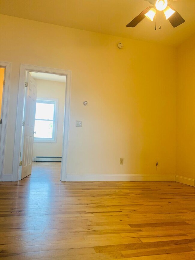 Building Photo - 51 N Champlain St