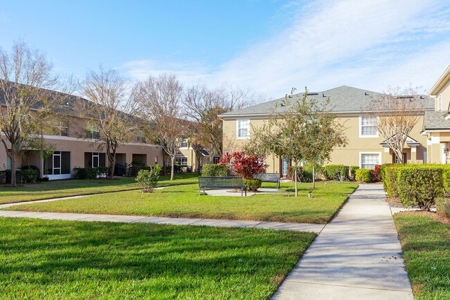 Building Photo - PRISTINE CLEAN 3 BDRM TOWNHOUSE IN SANFORD!