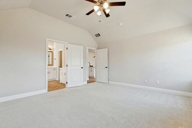 Building Photo - 4005 Gray Wolf Dr