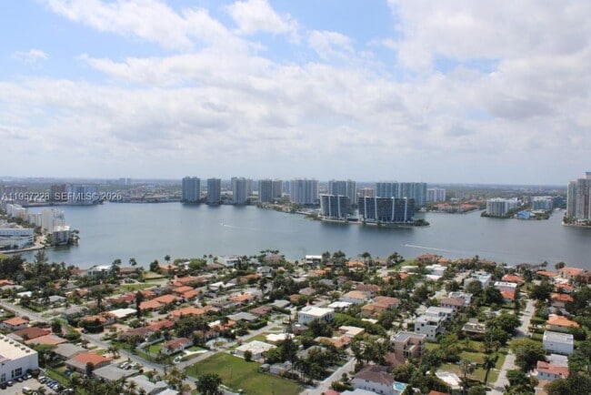 Building Photo - 18975 Collins Ave