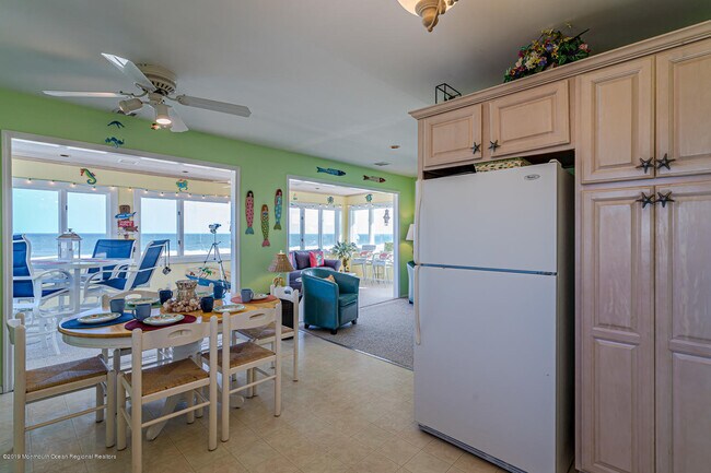 Building Photo - 2102 Oceanfront