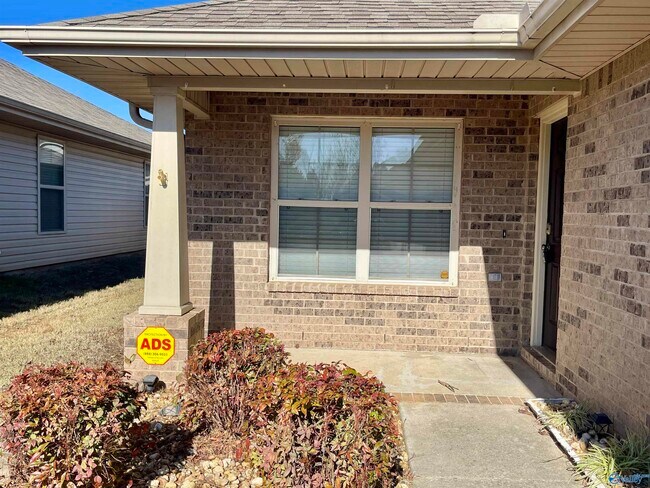 Building Photo - 28081 Chasebrook Dr