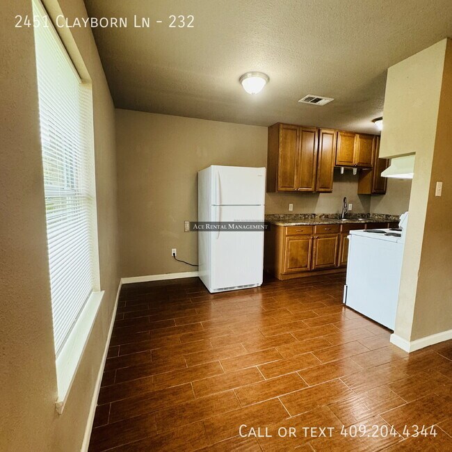 Building Photo - 2451 Clayborn
