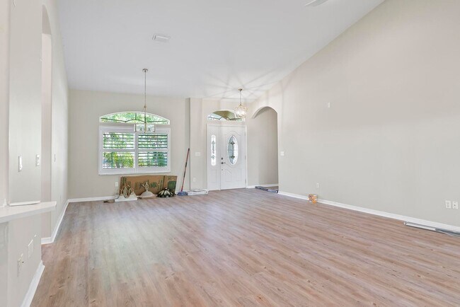 Building Photo - 24 Lakecliff Dr