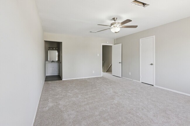 Building Photo - 9114 Kempwood Dr