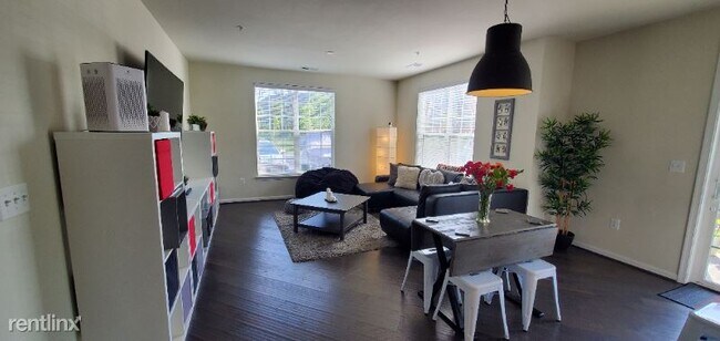 Building Photo - 2 br, 2 bath Condo - 3825 Doc Berlin Dr.