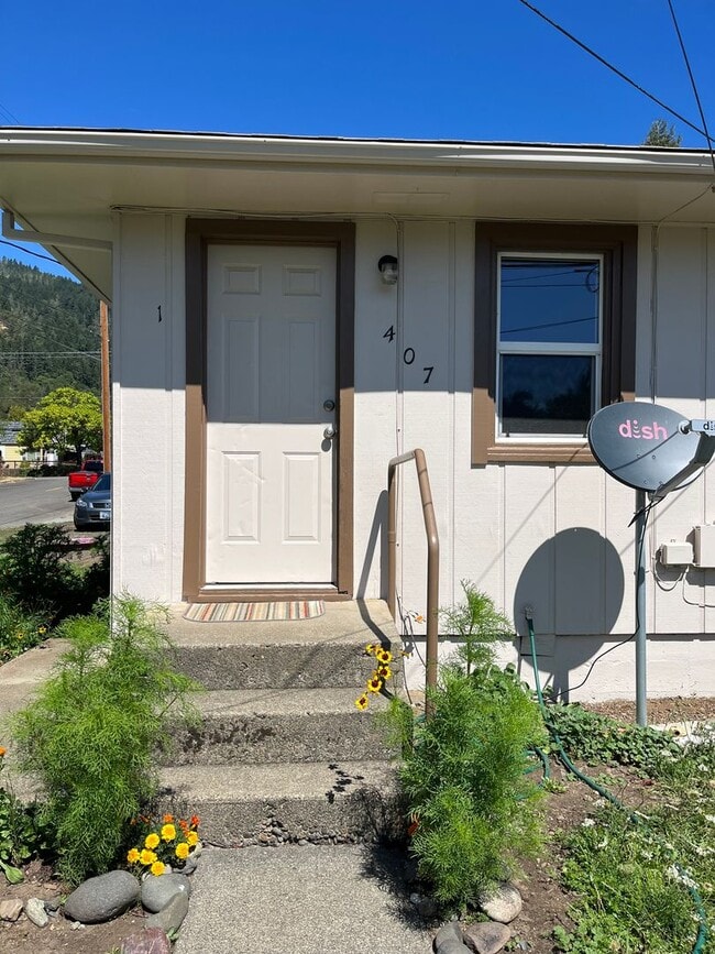 Building Photo - 1 bed / 1 bath apartment