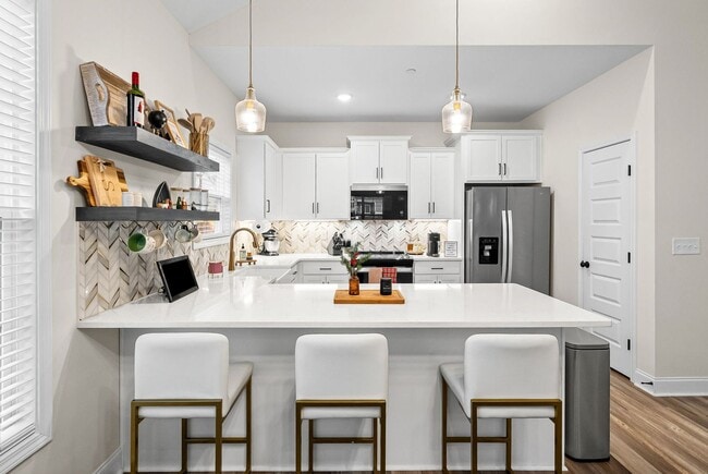 Building Photo - Gorgeous 3 Bedroom Pet Friendly Home For Rent in Pleasant View