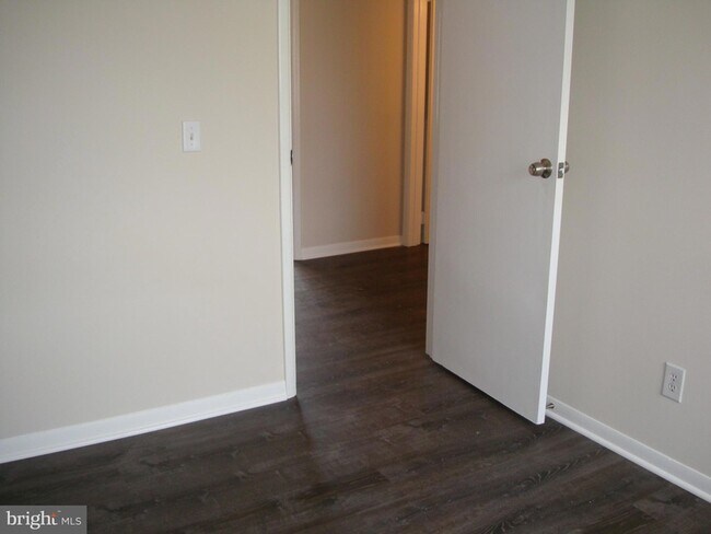 Building Photo - 204 Cameron St