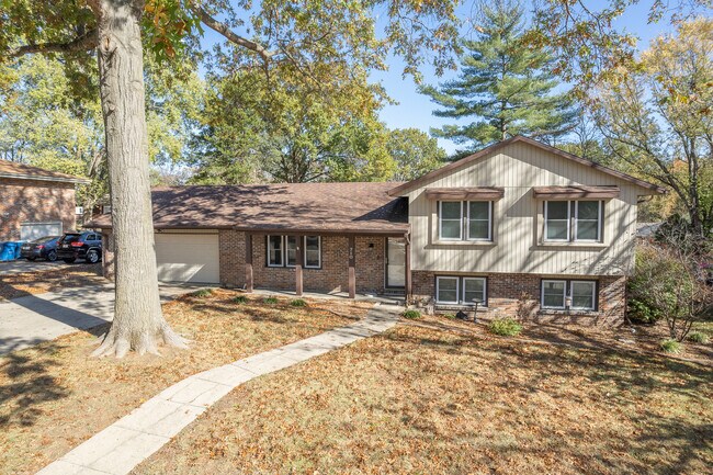 Building Photo - 710 Earl Lee Dr