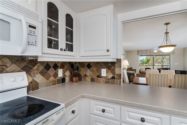 Building Photo - 4912 Tamiami Trl E