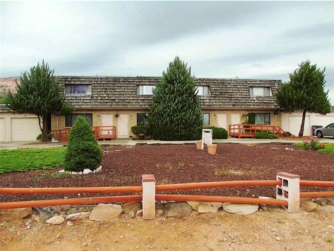 Primary Photo - MOVE IN SPECIAL!!! REDLANDS!!