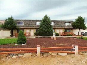 Building Photo - REDLANDS!!