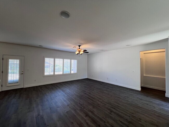 Building Photo - Freshly Upgraded 55+ Sun City Anthem