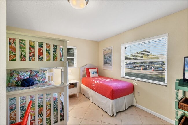 Building Photo - 1155 Bogey Ln