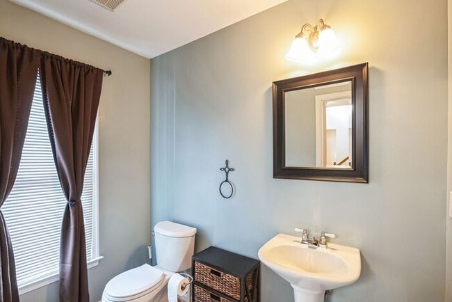 Building Photo - 43935 Willow Leaf Way