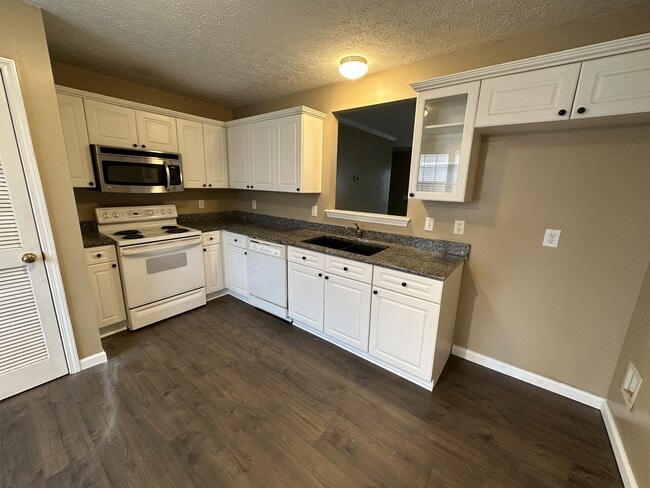 Building Photo - 2962 Baby Ruth Ln