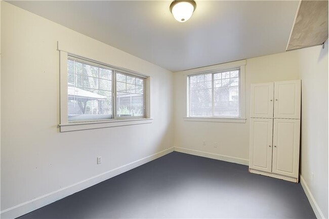 Building Photo - 816 NE 120th St