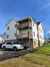 Building Photo - 1915 Forest Ave