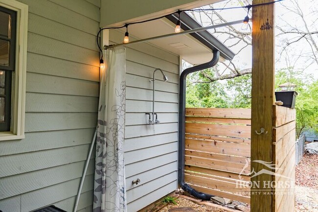 Building Photo - 130 Austin Dr