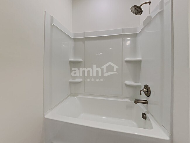 Building Photo - 142 Cheatham Hill Ln